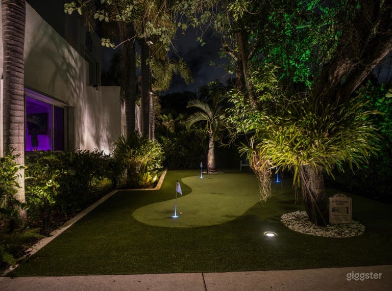  Bright And Sunny House 