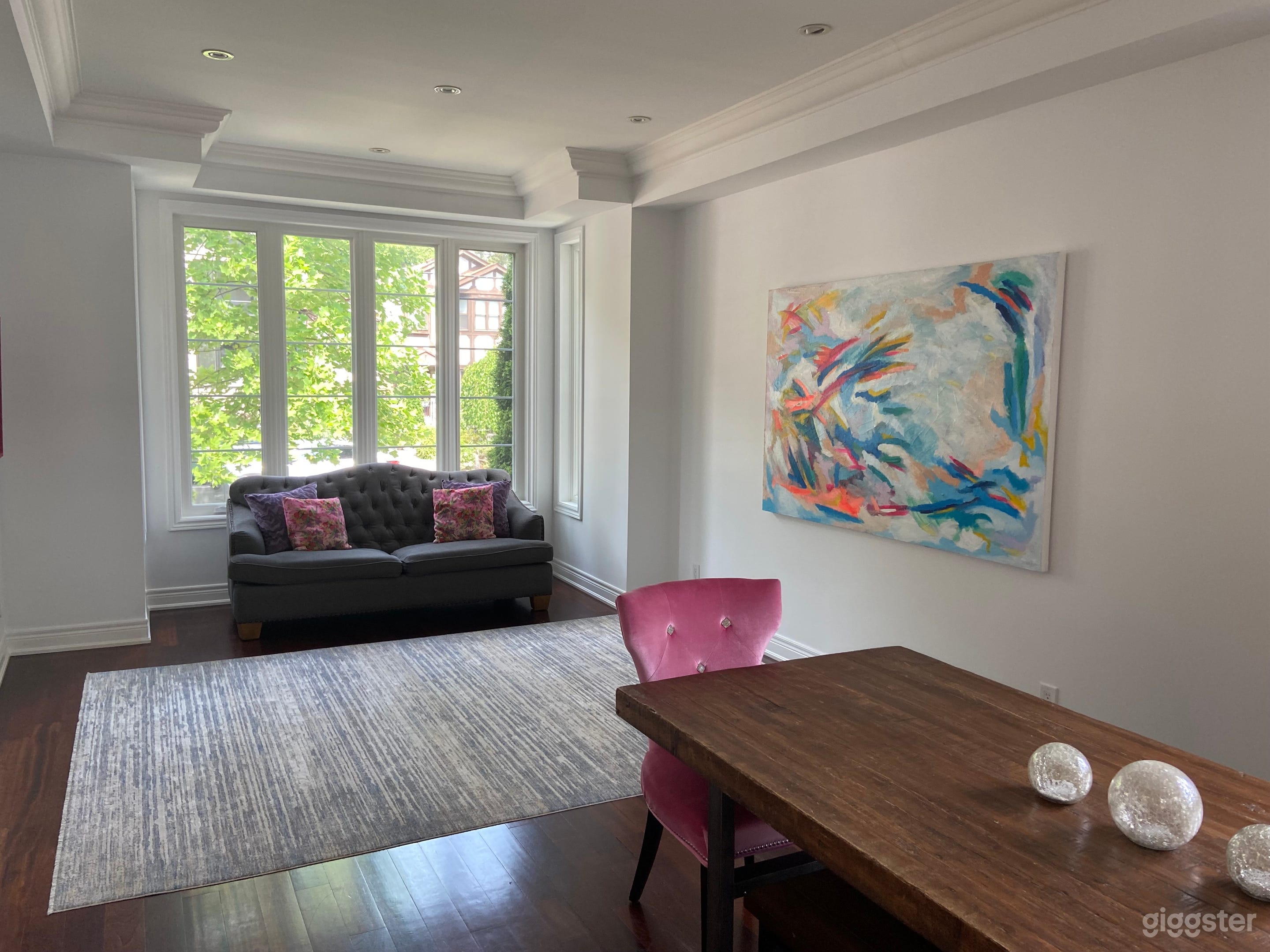 4 bed Leaside family home deck/playhouse/trampolin Photo 2