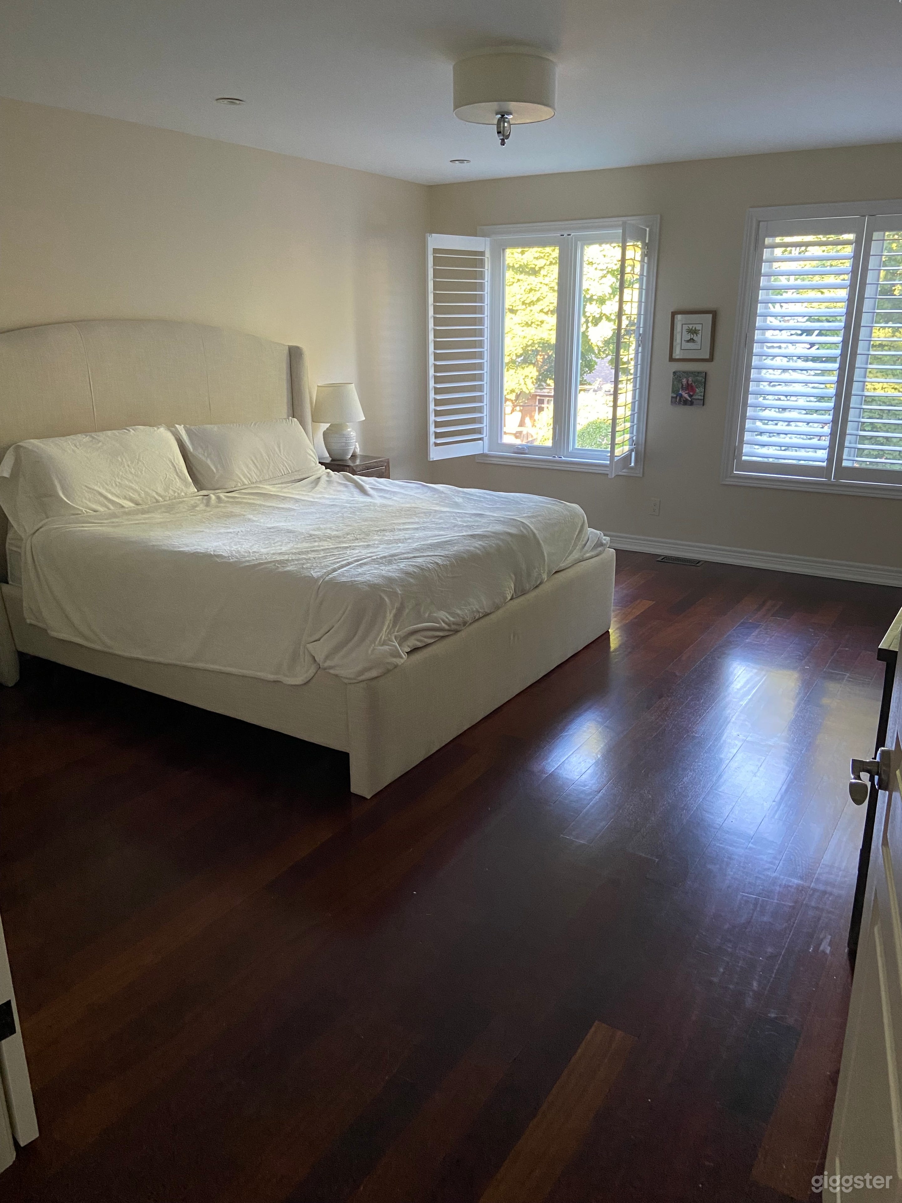 4 bed Leaside family home deck/playhouse/trampolin Photo 3