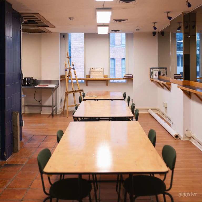  Historic Loft for Workshops & Meetings 