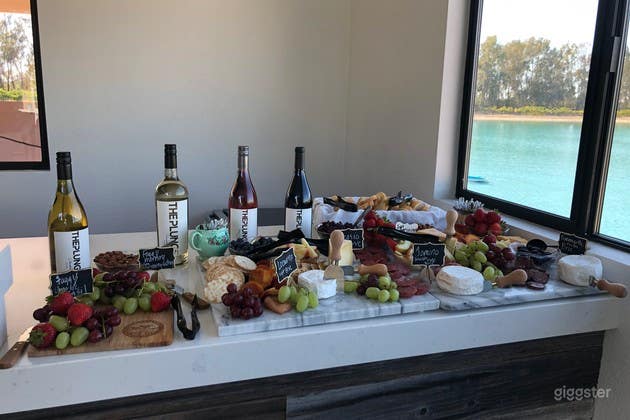 Indoor Tasting Room and Bar Photo 4