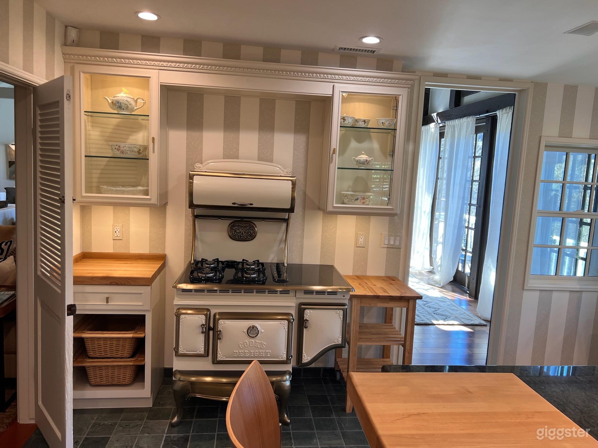 European Lake House w/ rustic garden, boat & dock Photo 2