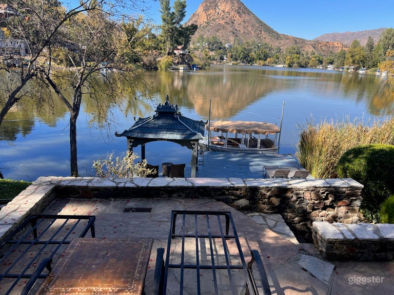  European Lake House w/ rustic garden, boat & dock 