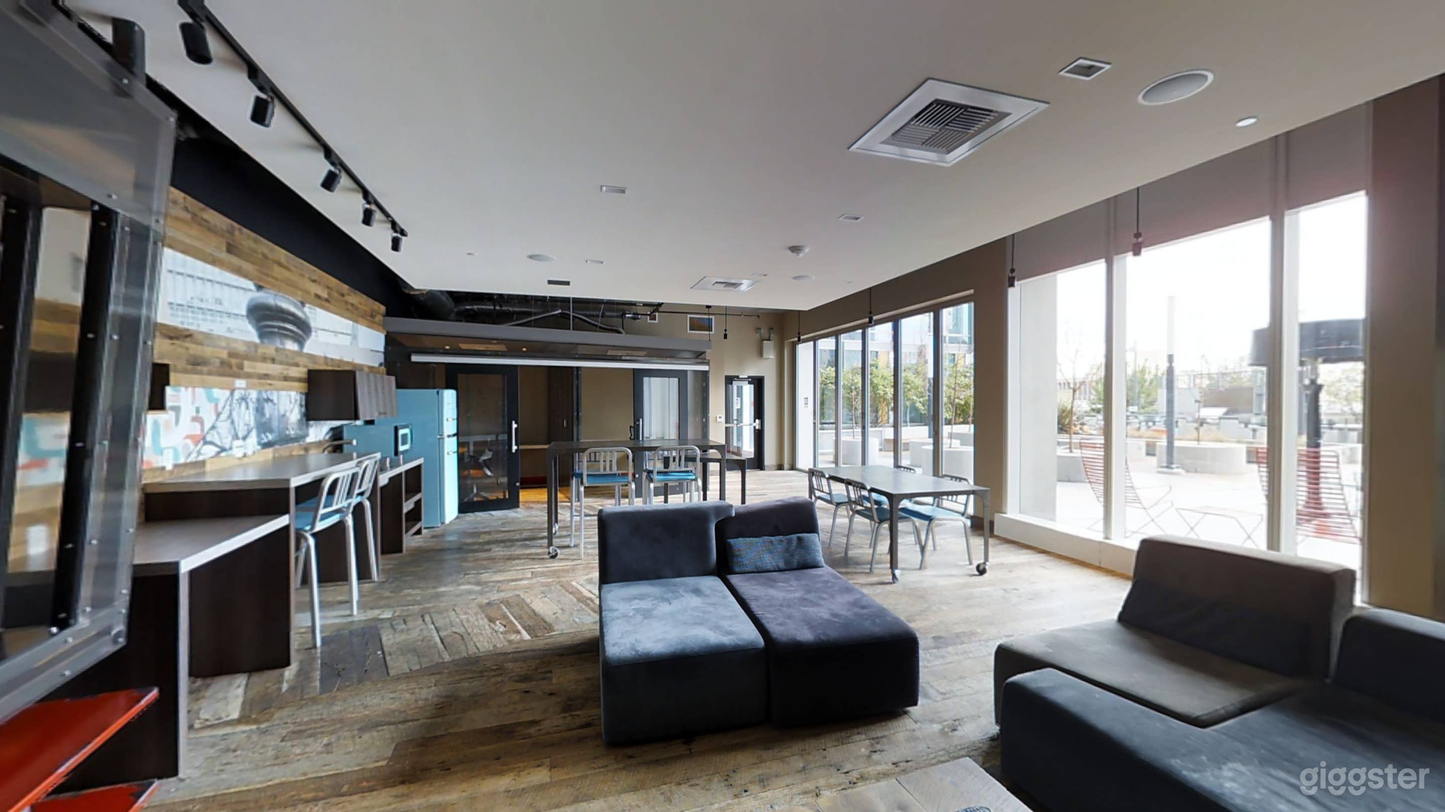 Modern Lounge in San Francisco’s Mid-Market District Photo 3