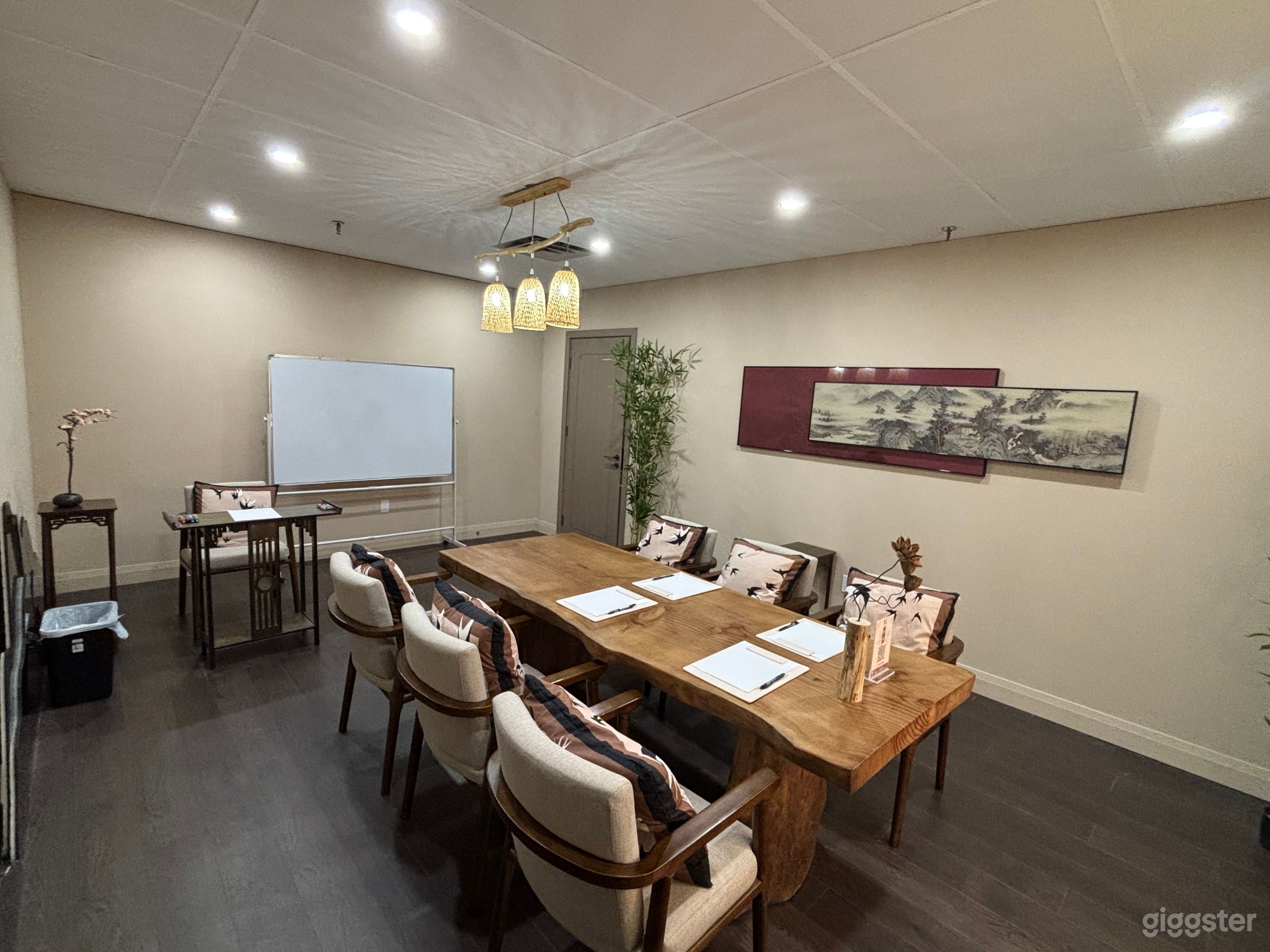 Serene Zen Room for Tea Talks &amp; Meetings Photo 3