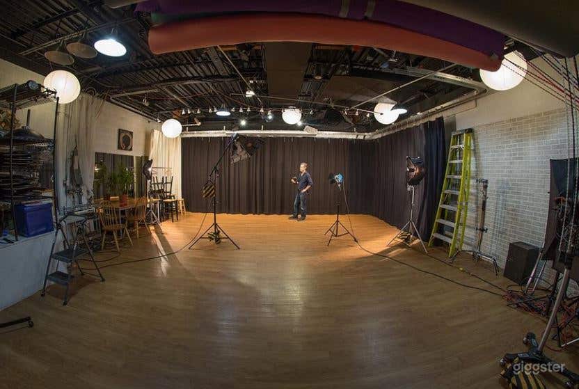 A Cozy But Spacious Multi Use Space Photo 2