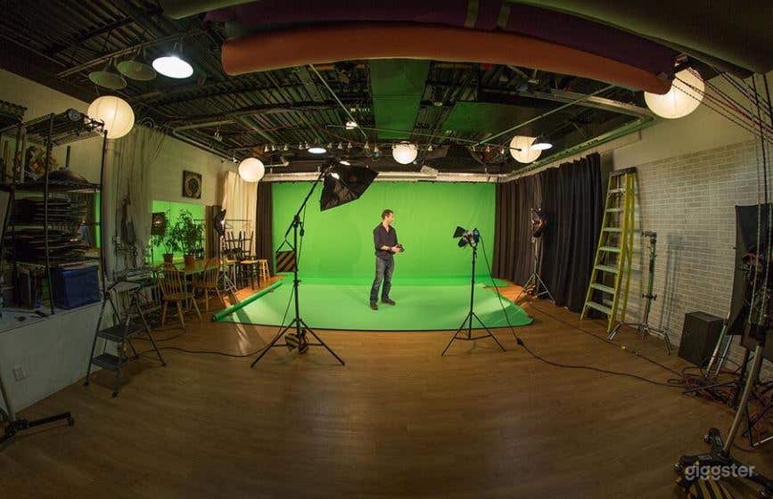 A Cozy But Spacious Multi Use Space Photo 1