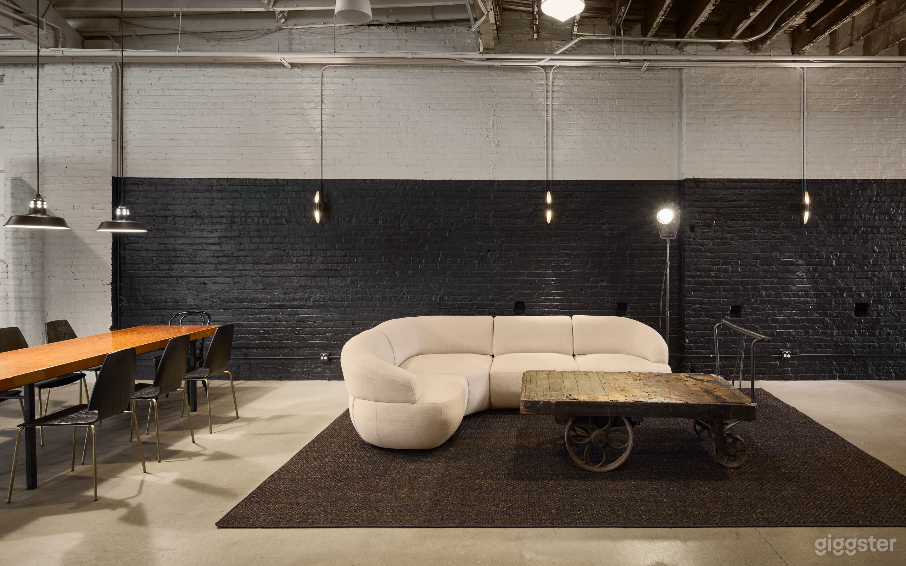 Production-Ready Chicago Photo + Film Studio with Kitchen Photo 4
