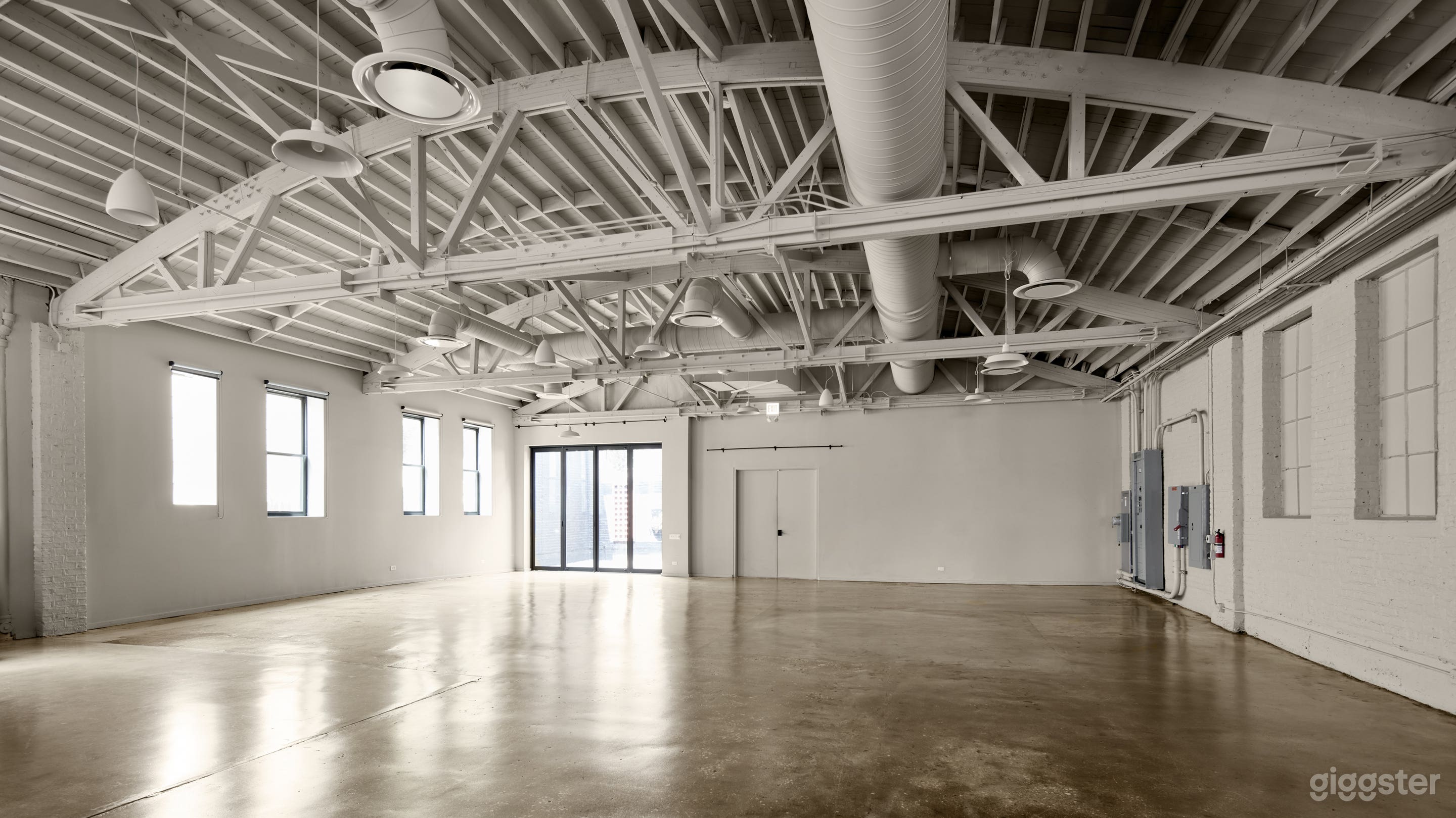 Production-Ready Chicago Photo + Film Studio with Kitchen Photo 2