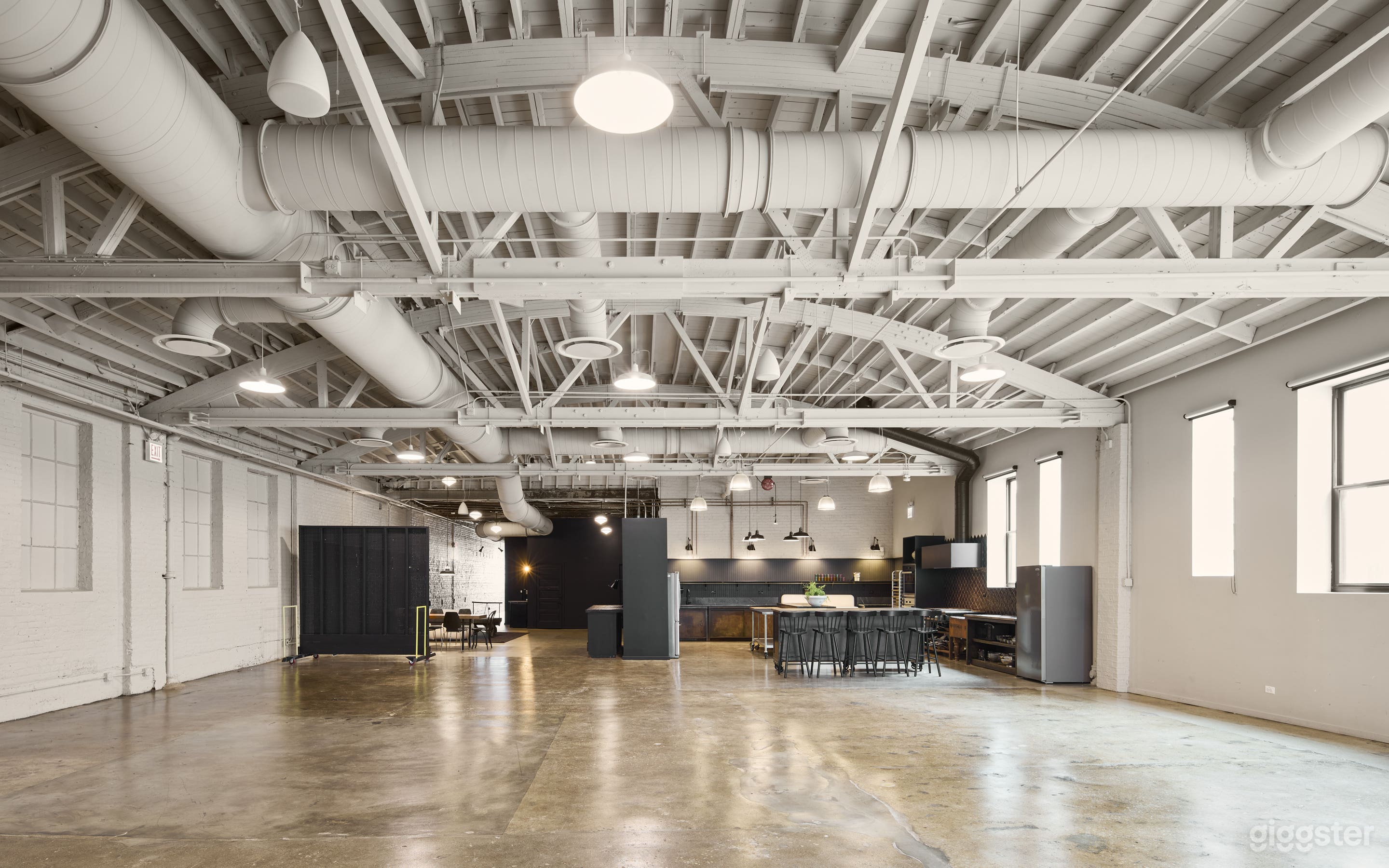 Production-Ready Chicago Photo + Film Studio with Kitchen Photo 1