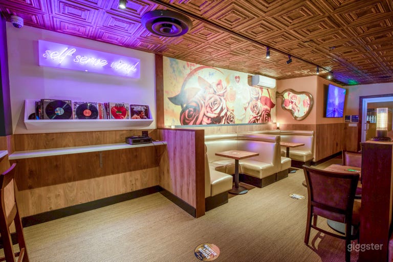  Upstairs consumption lounge 