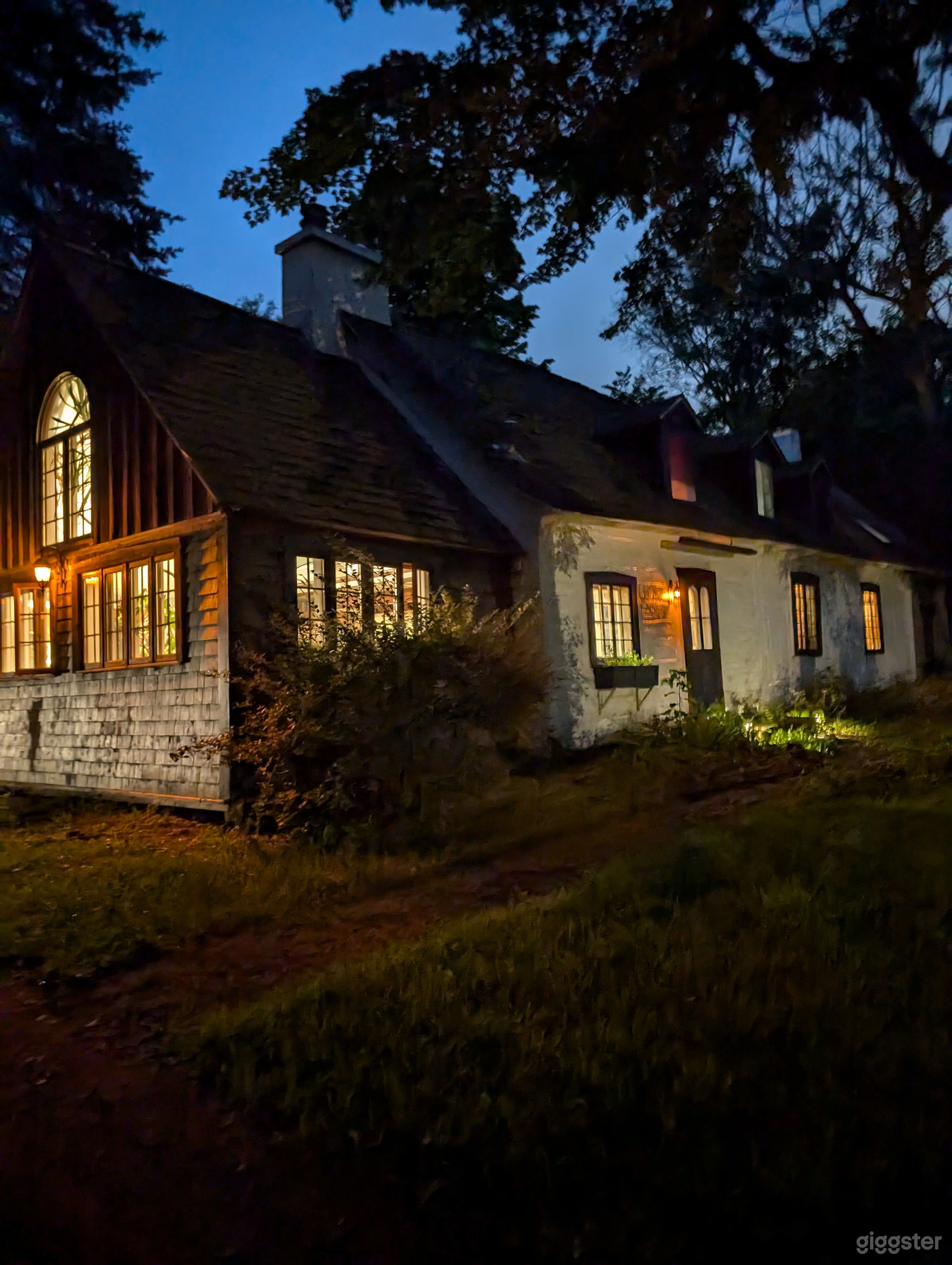 Authentic 1721 Heritage Farmhouse – Featured in X-Men movie Photo 2