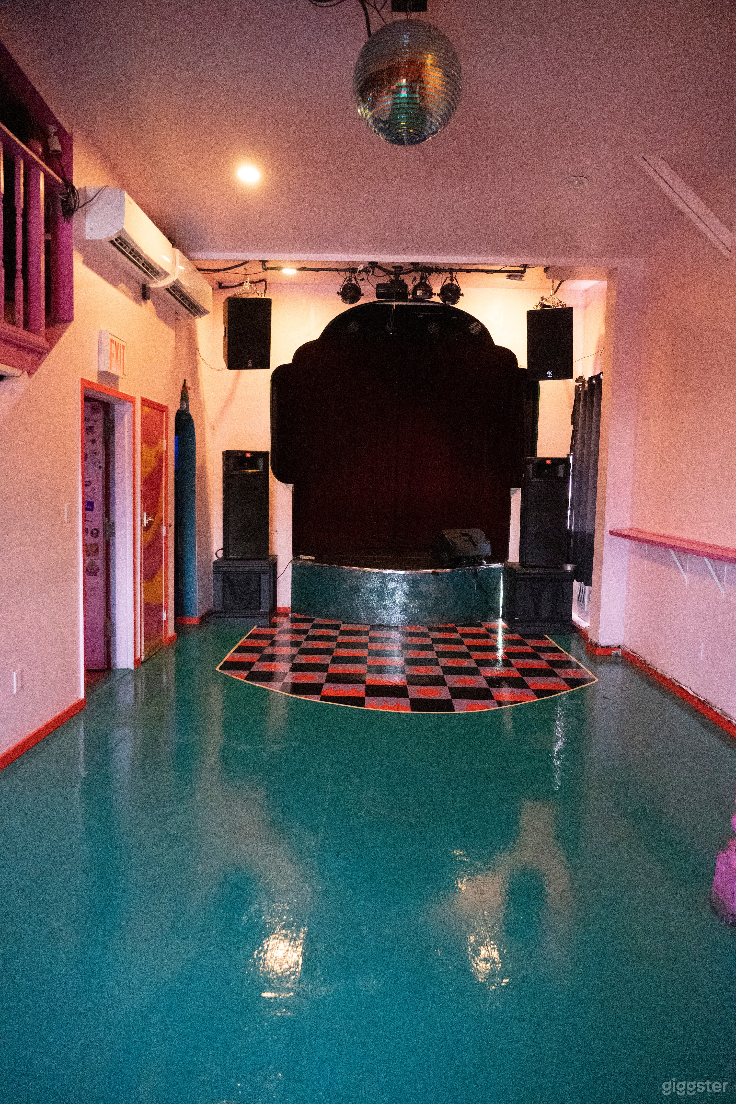 Eccentric Bushwick Bar/Venue w/ Distinctive Decor Photo 2