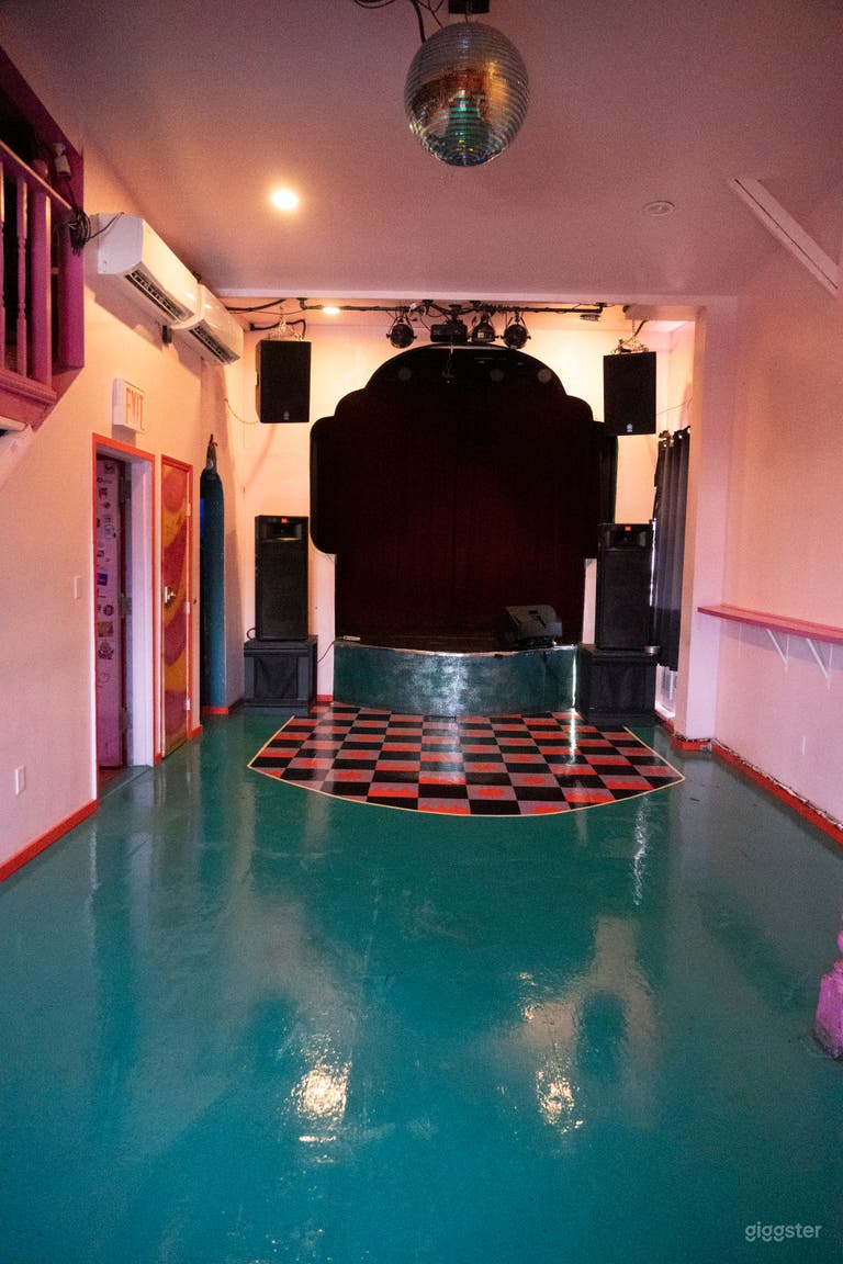  Eccentric Bushwick Bar/Venue w/ Distinctive Decor 