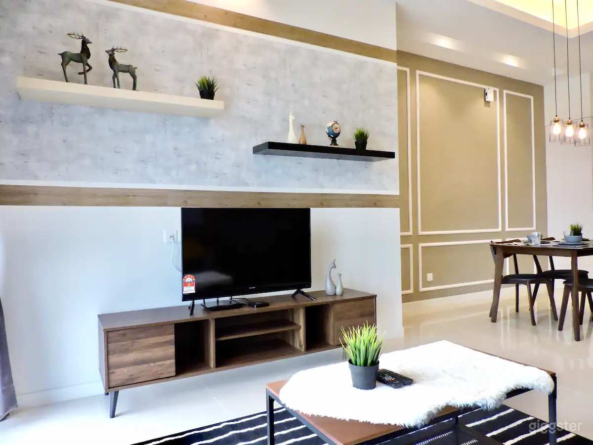 Classy Condo for filming Photo 2