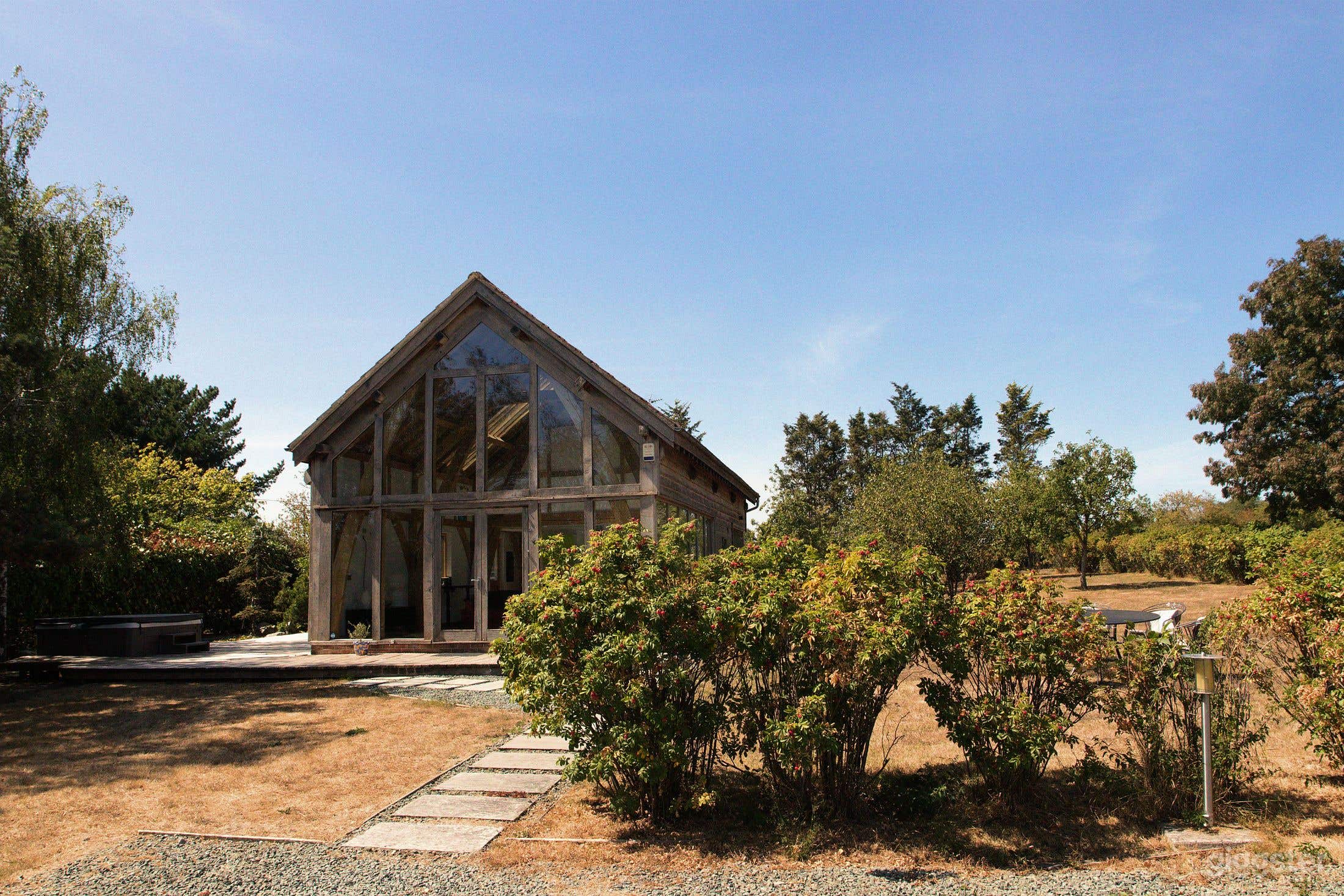 Oak-Framed Barn with Hot Tub, Sauna & 4-Acre Gardens Photo 1