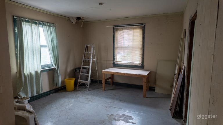  Horror Eerie 9,000 SqFt Abandoned 2nd floor Office 