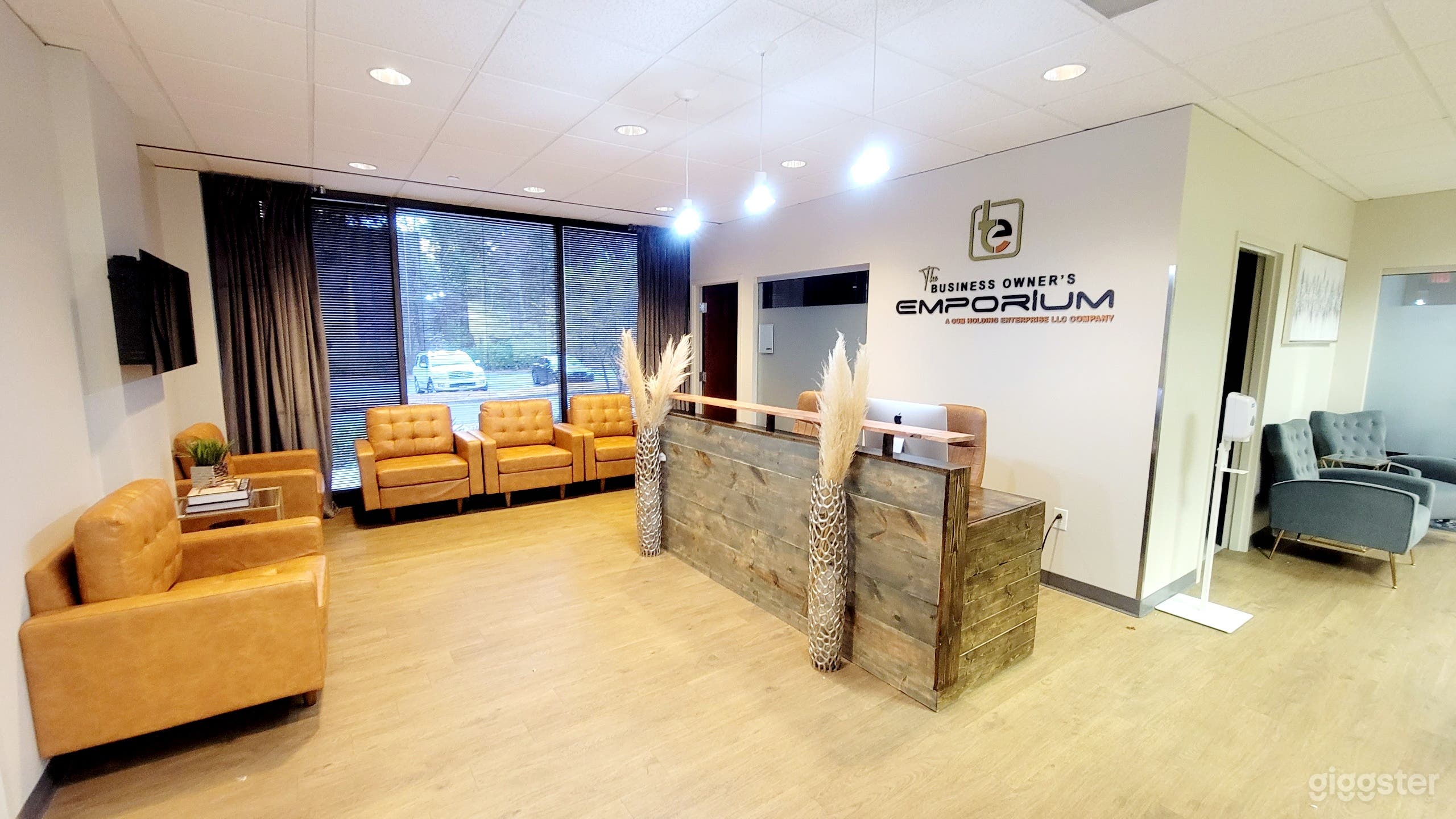 Conference Space in Elite Atlanta &amp; Perimeter Area Photo 4