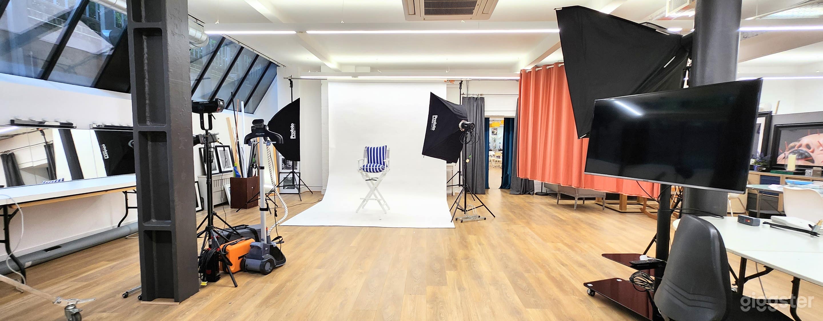 LA GALERIA LUMIERE Photo 3