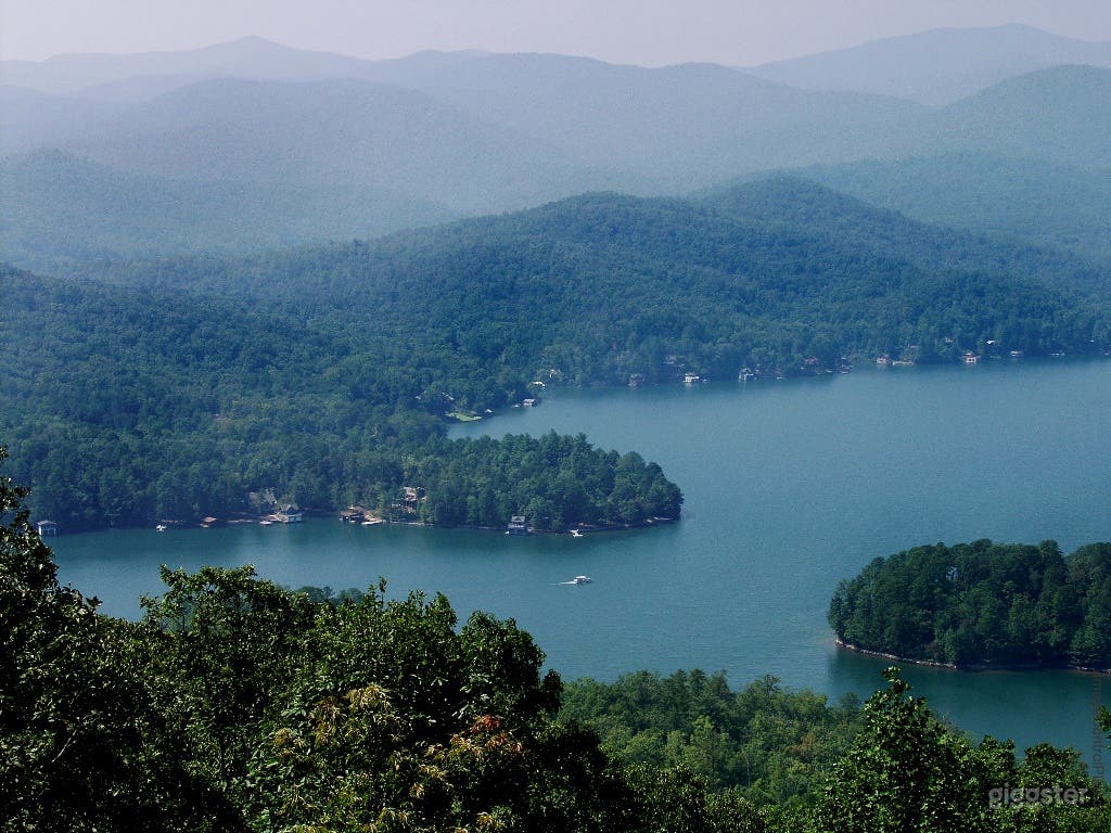 Large Lake in Rabun County Photo 2