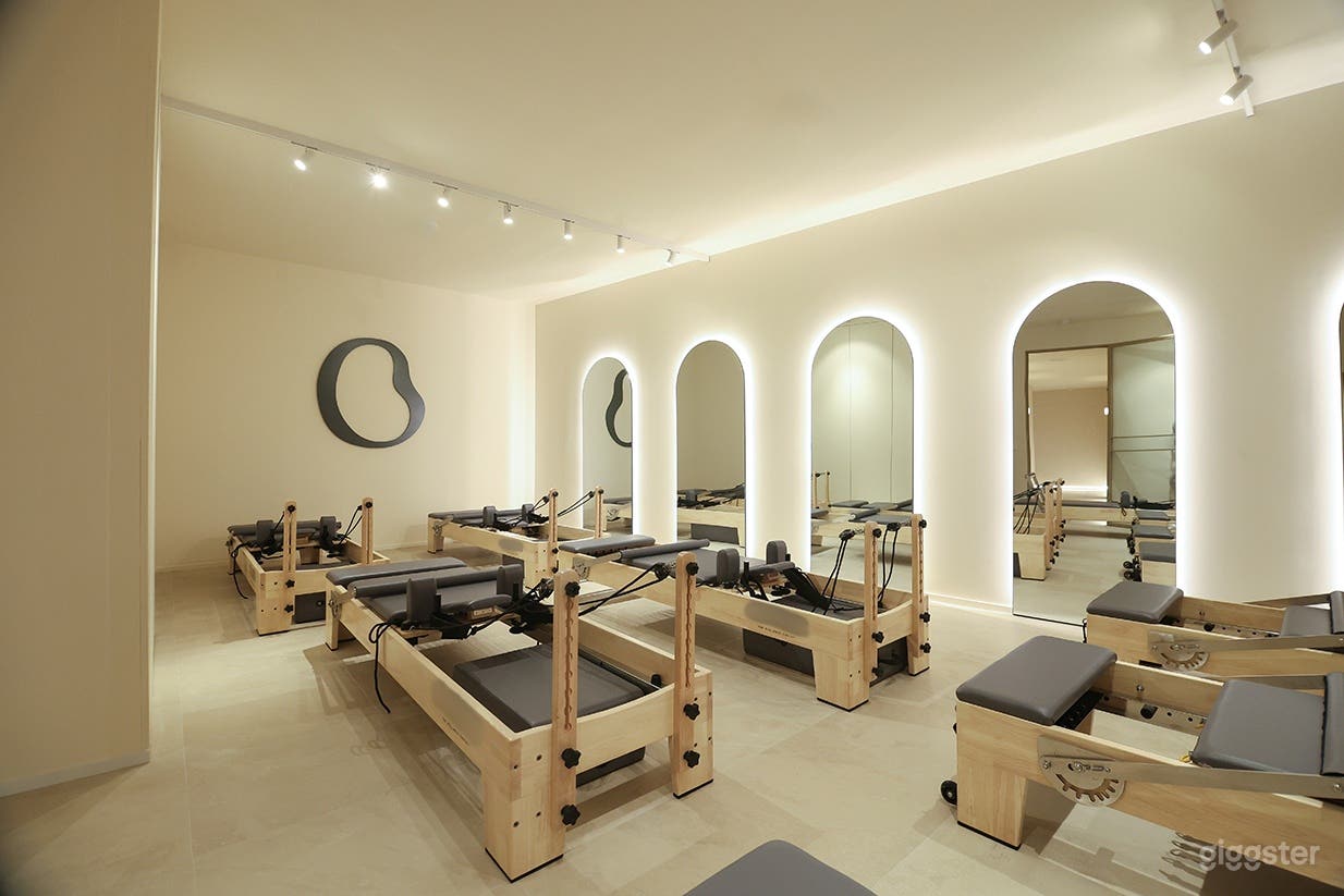 Estudio de Pilates Reformer y Área de Recovery Foto 1