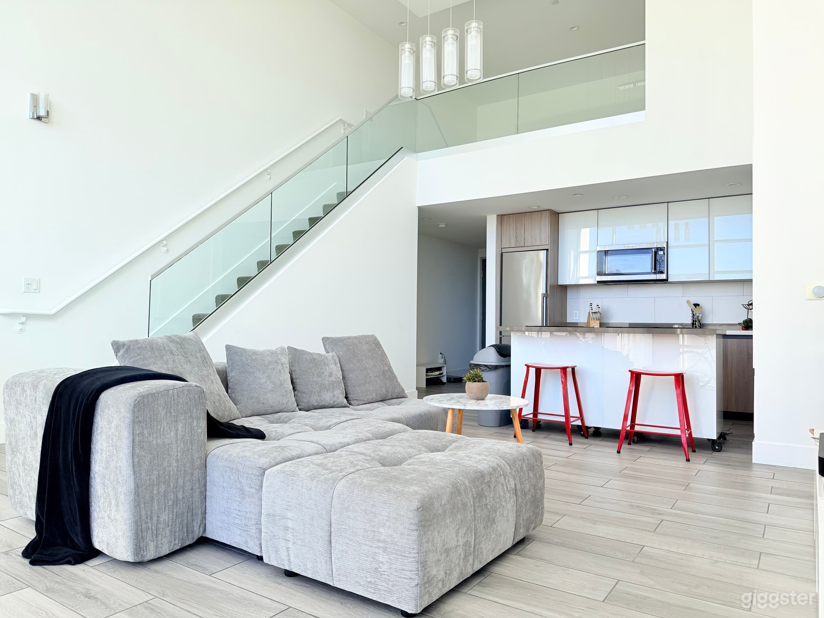 Bright Hollywood Loft with City Views Photo 1