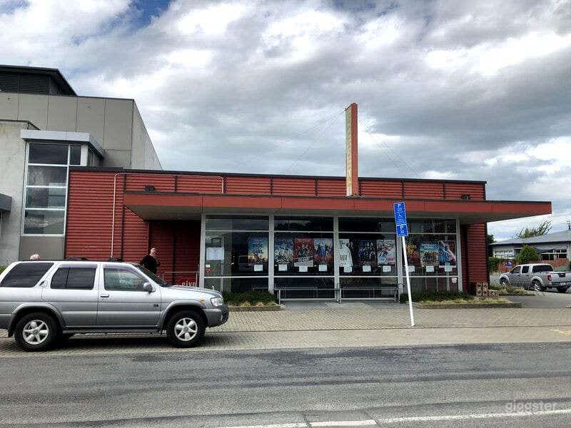 Great and Spacious Cinema in Ashburton (BUYOUT) Photo 4