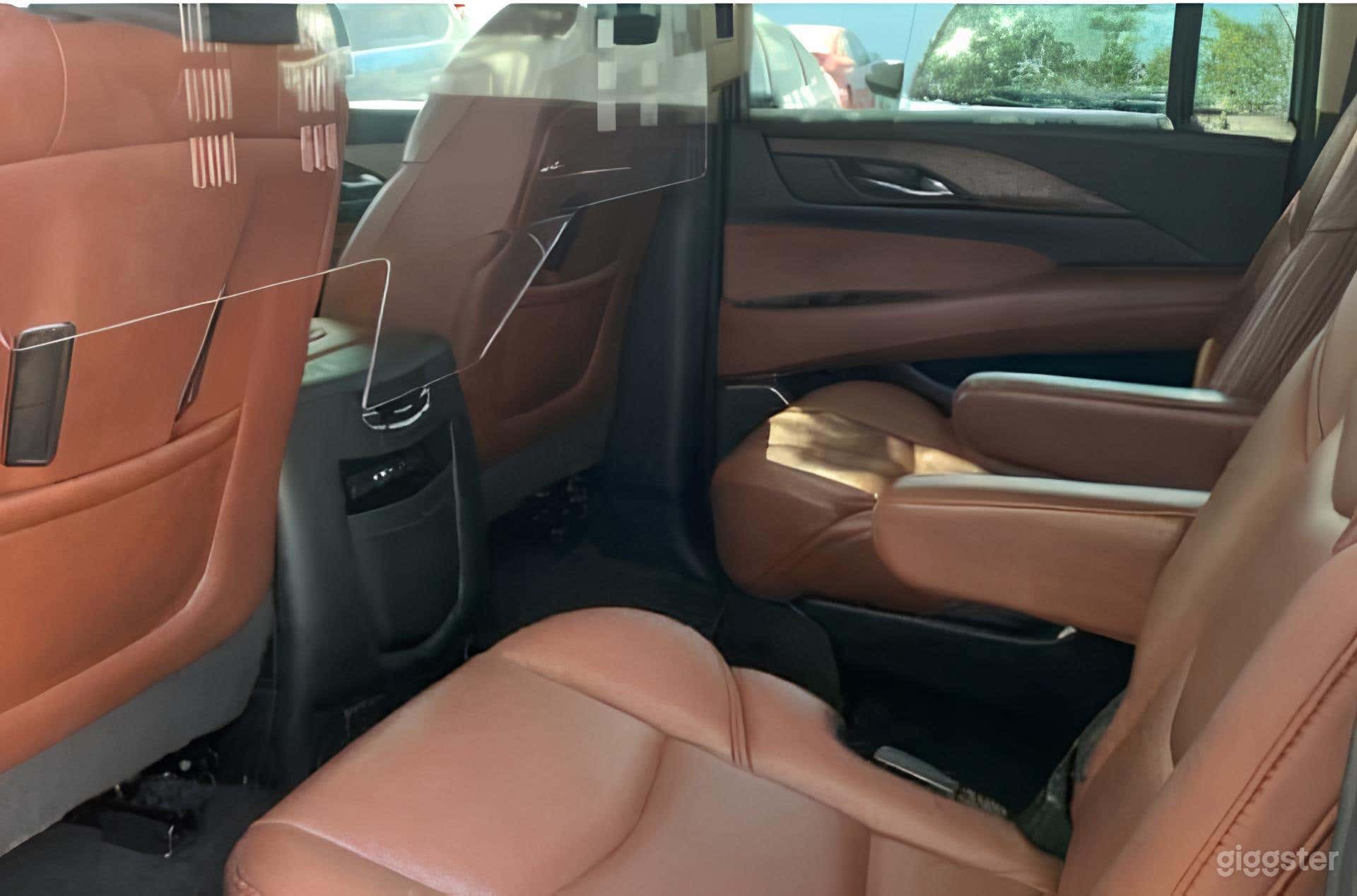 Cadillac Escalade Luxury Premium Photo 4