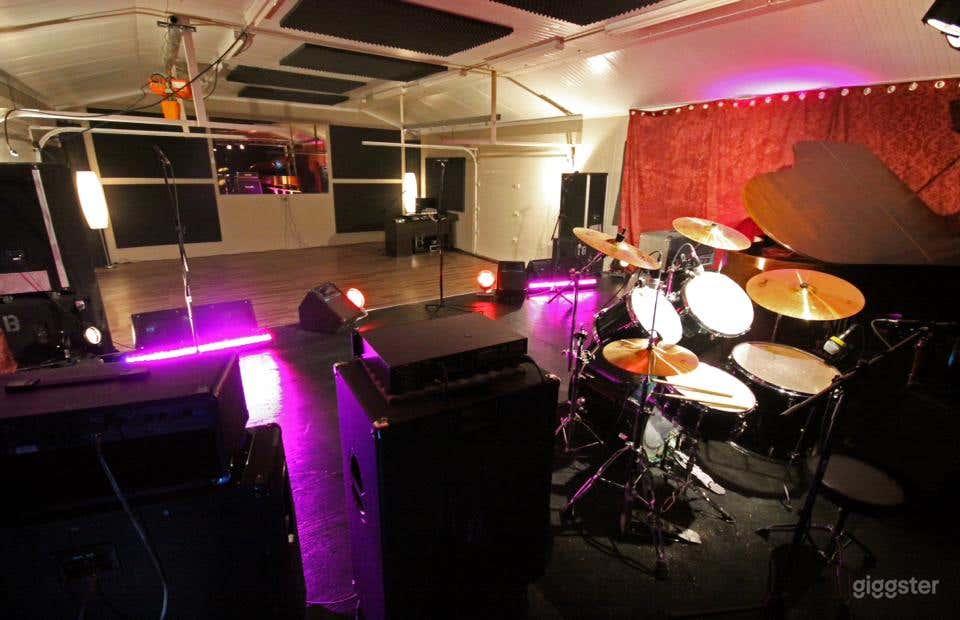 The Music Mill - REHEARSAL &amp; SHOWCASE STAGE STUDIO Photo 2