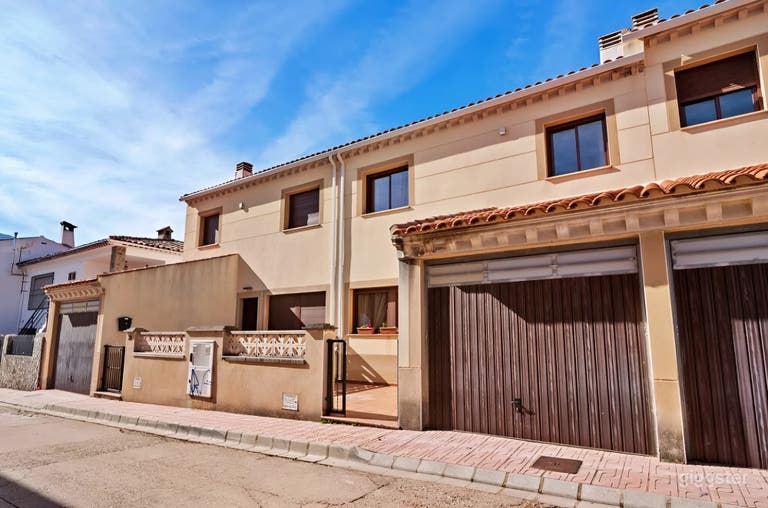  Casa Matillas | Encantador chalet con piscina y terrazas en el corazón de Bienservida 