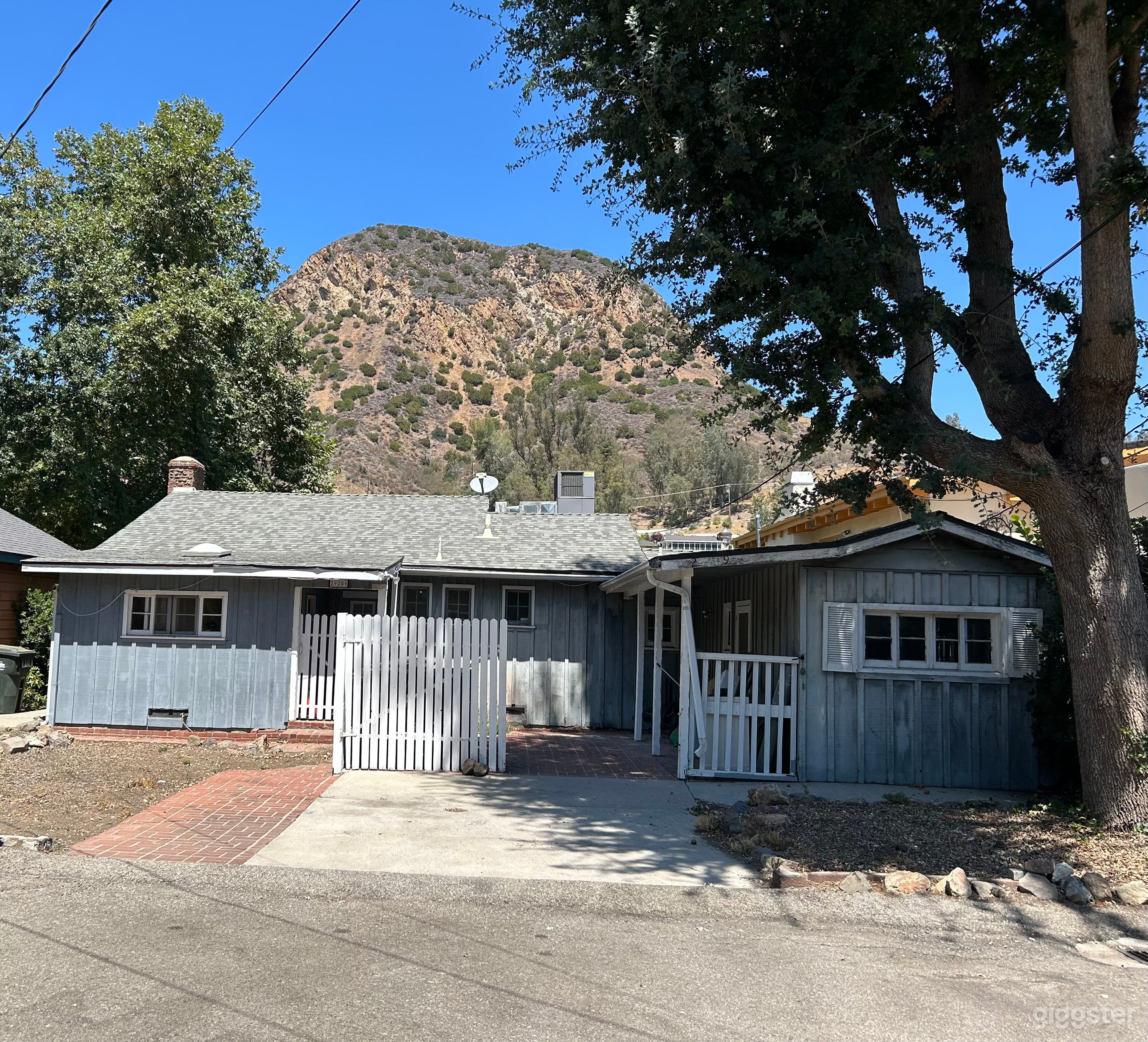 Abandoned Lakeside Retreat – Malibou Lake/Mountain Photo 1