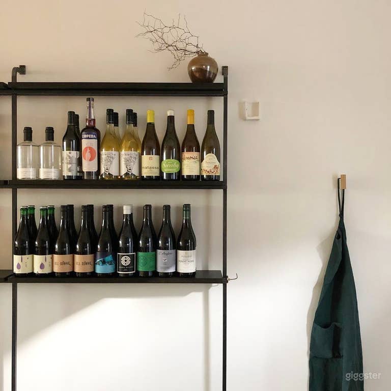  Atmospheric and Friendly Bar-Restaurant 