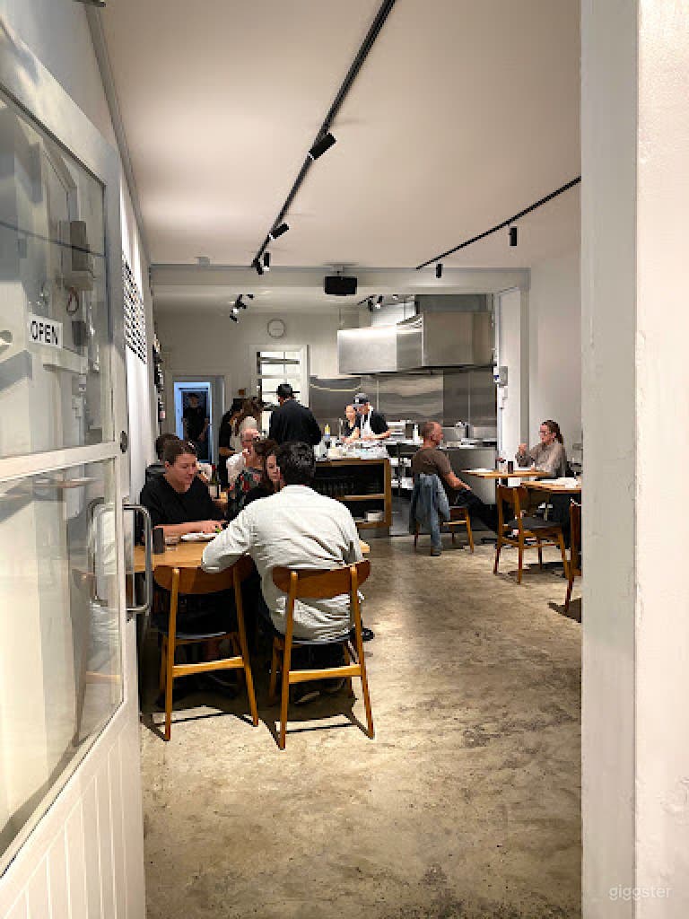  Atmospheric and Friendly Bar-Restaurant 