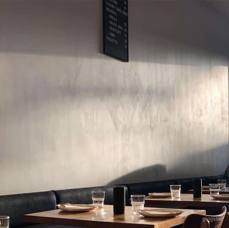  Atmospheric and Friendly Bar-Restaurant 