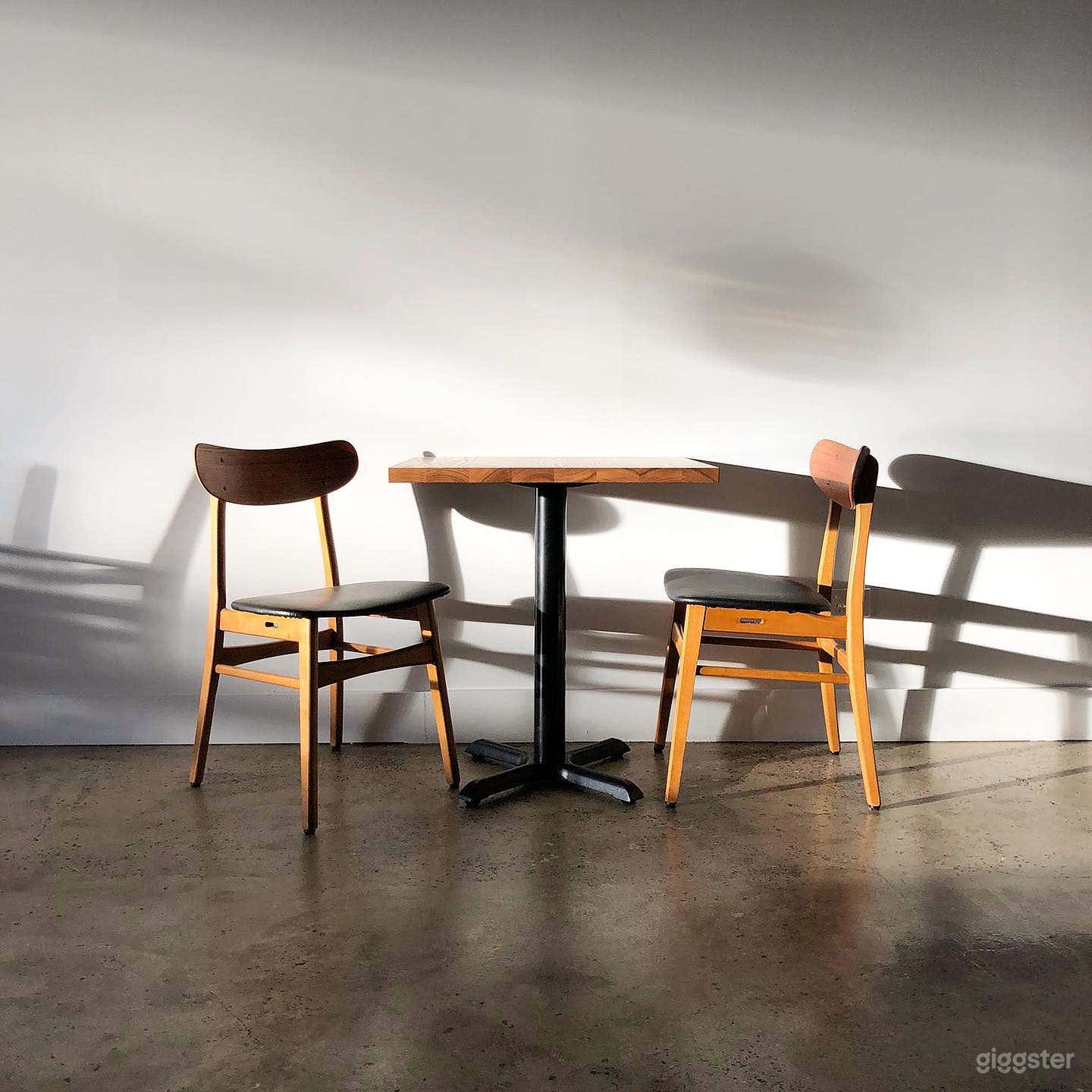 Atmospheric and Friendly Bar-Restaurant Photo 1