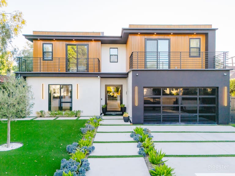  GLASS RUNWAY MODERN LA ESTATE 