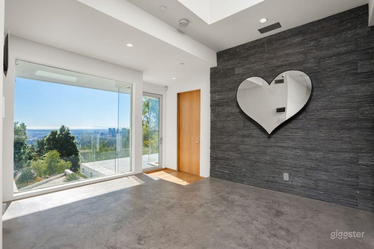  Contemporary Beverly Hills Mansion with Funky Twists 