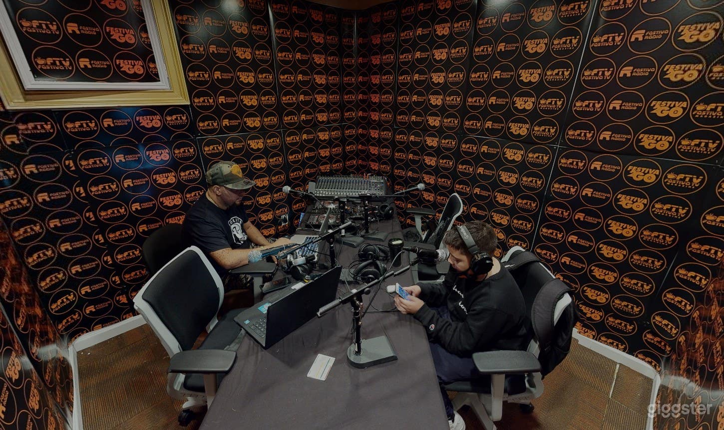 Fully Functioning Podcast Studio in Lyndhurst Photo 4