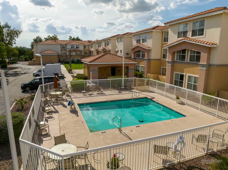  Square-shaped Outdoor Pool 