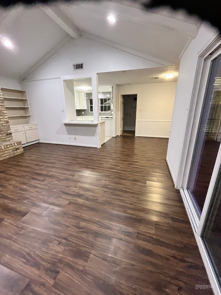  Empty house - reno white kitchen -wood floors 