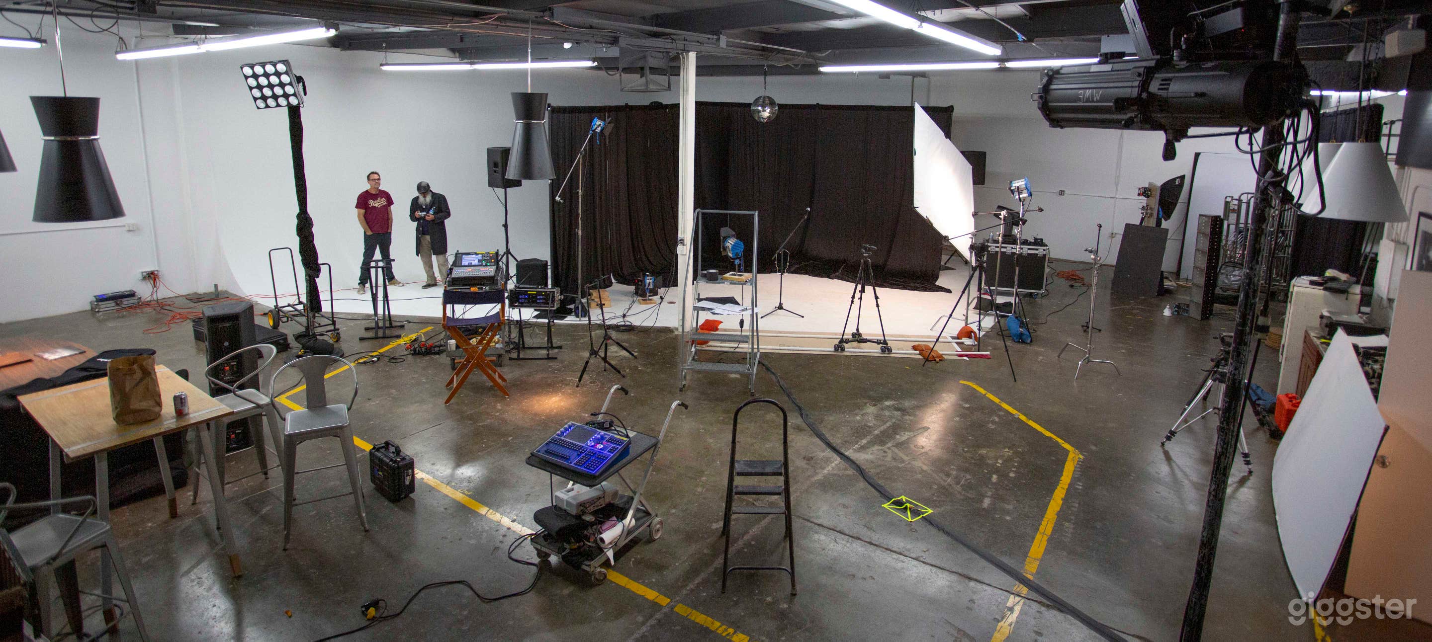 Spacious Orange County Studio with a 60' Cyc, Amen Photo 4