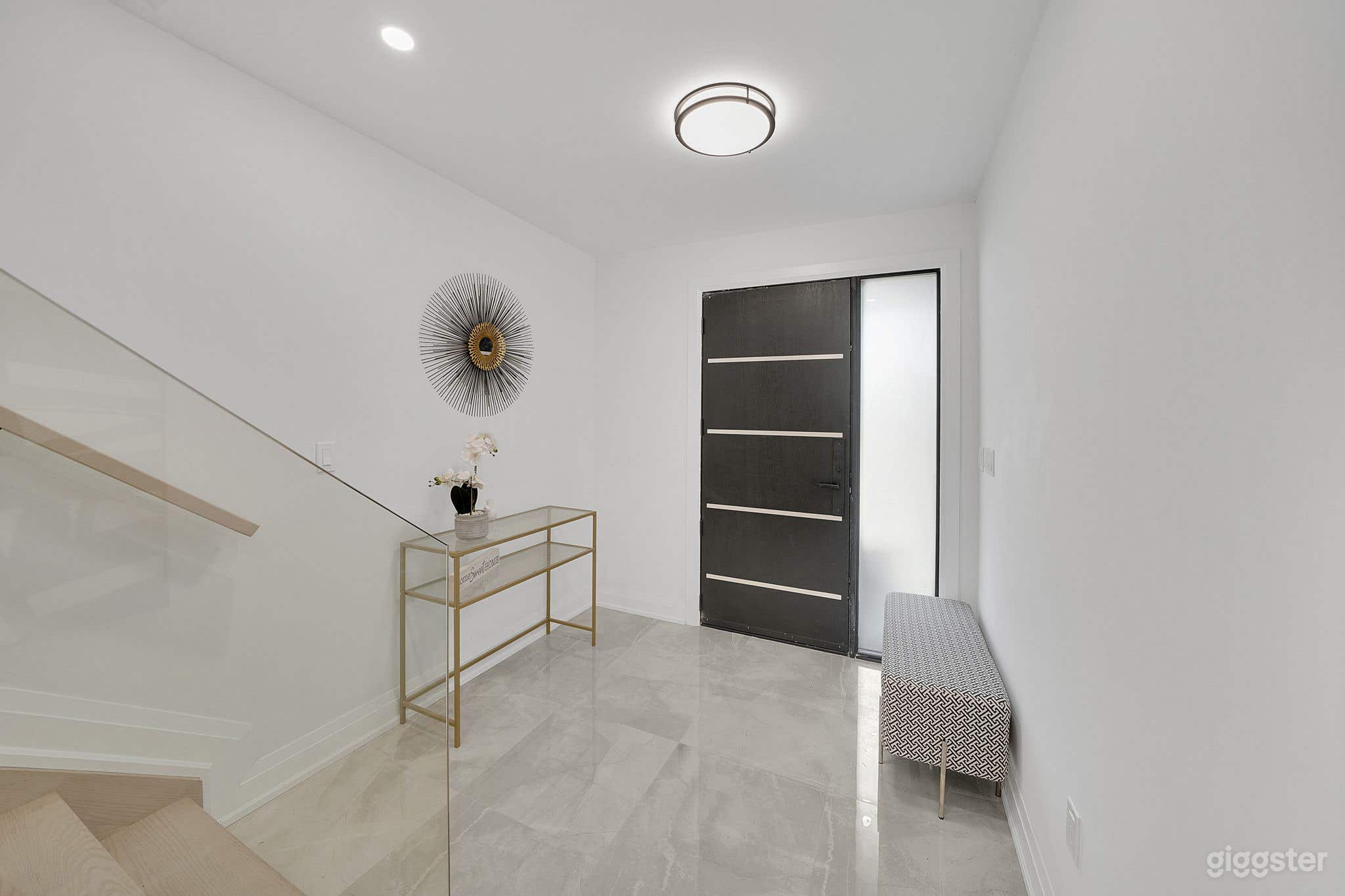 Luxury Waterfront Escape | Rooftop/Chef's Kitchen Photo 3