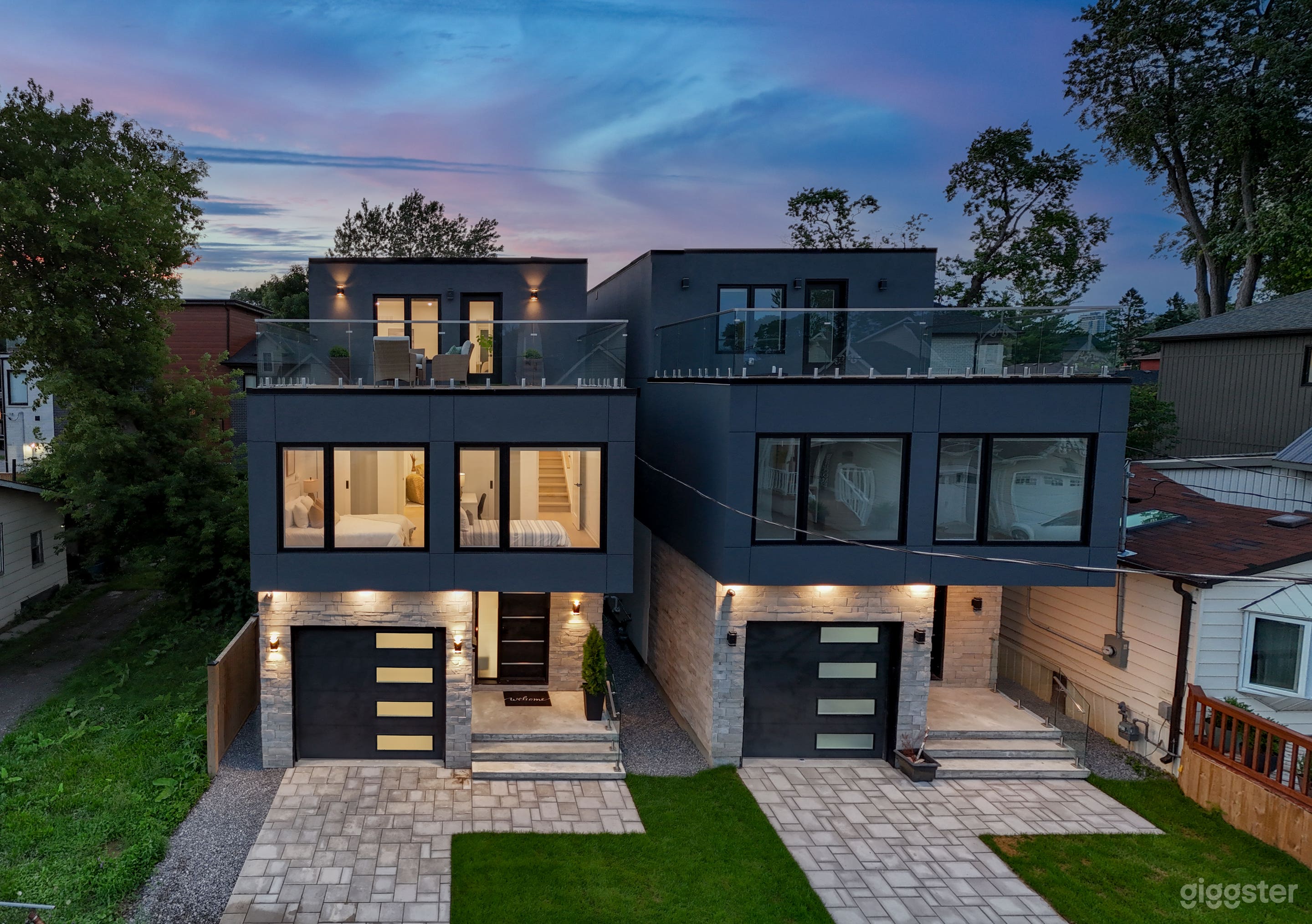 Luxury Waterfront Escape | Rooftop/Chef's Kitchen Photo 1