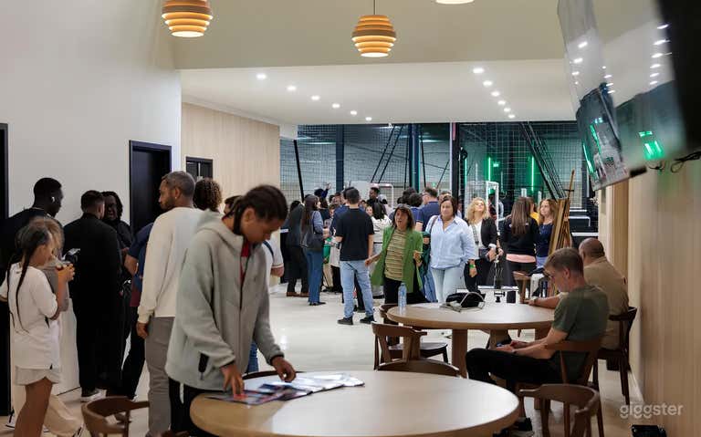  Lounge with Friendly Vibe 