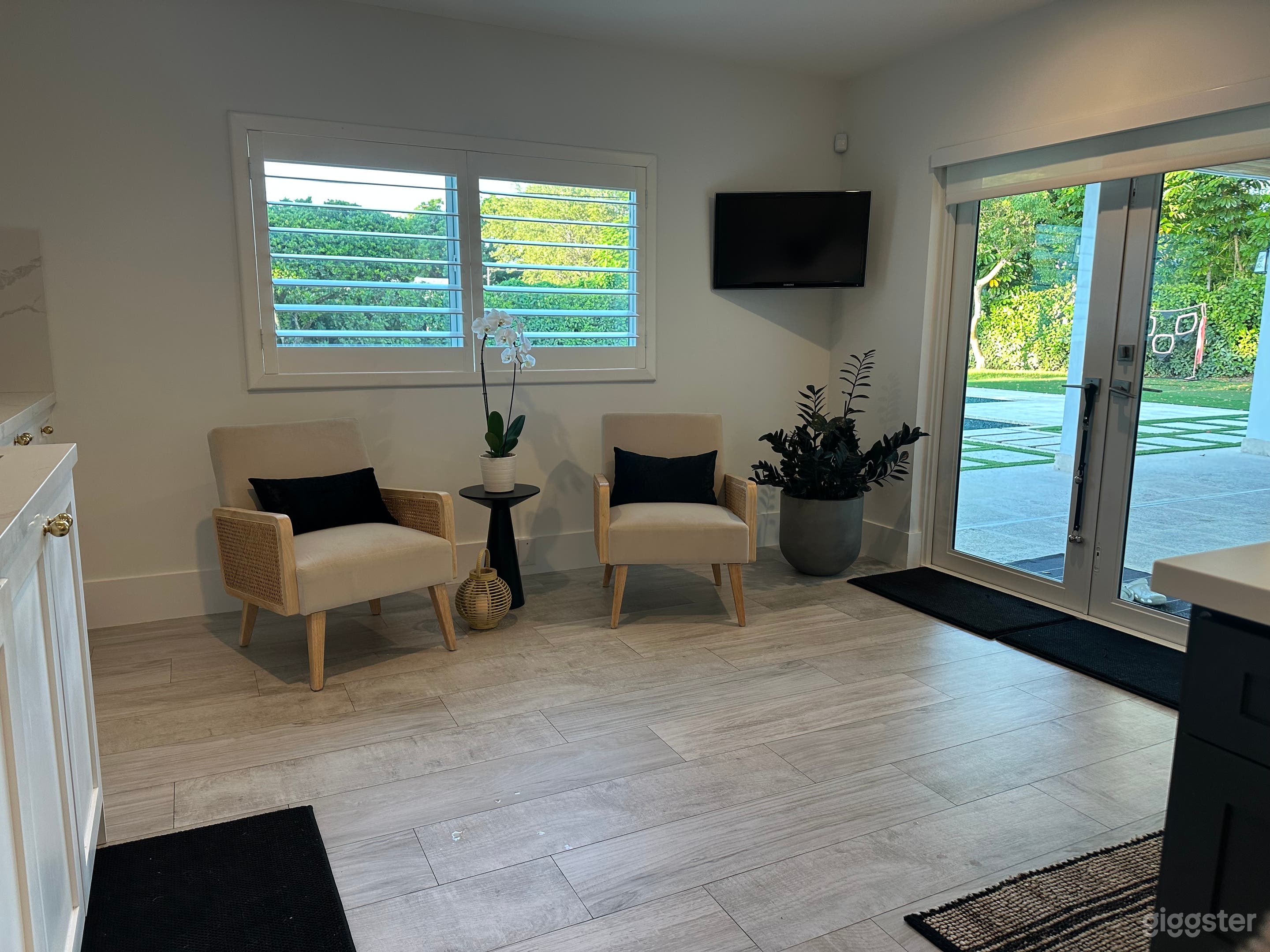 Open Concept with customized backyard Photo 2