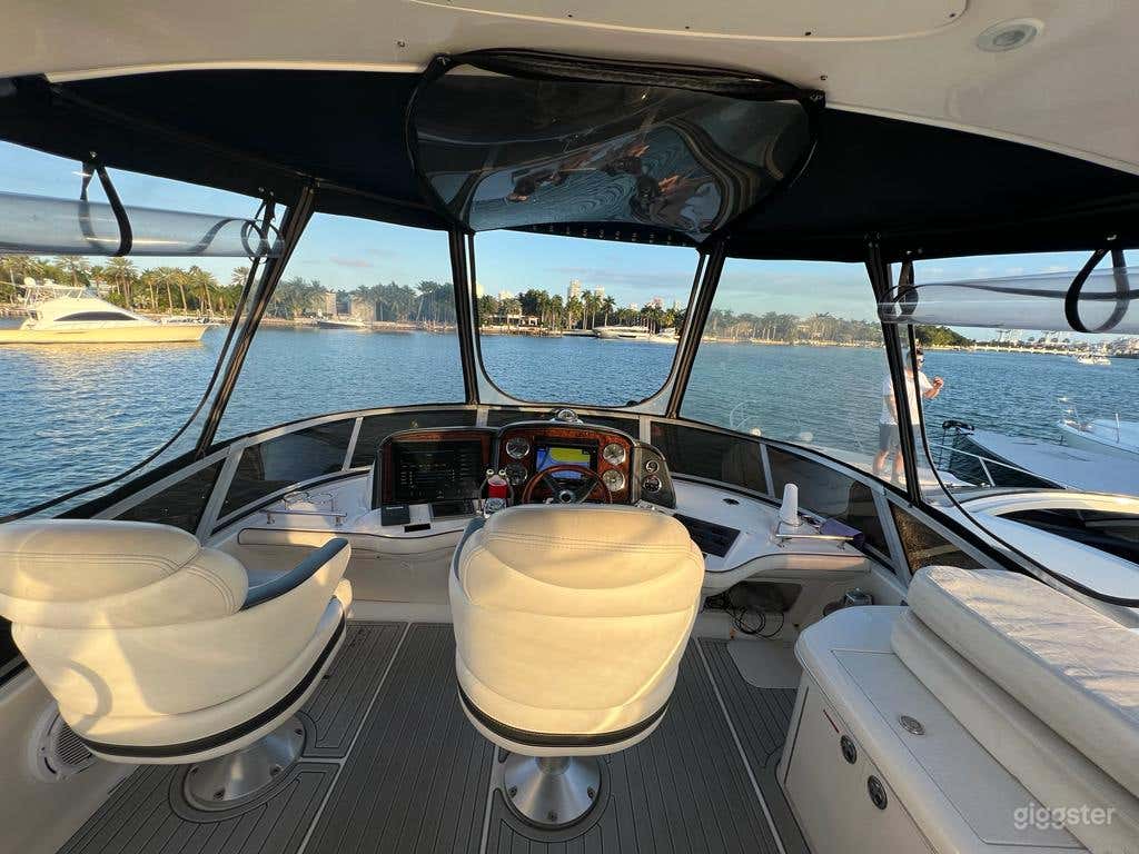 50’ SEA RAY FLYBRIDGE Yacht Photo 3