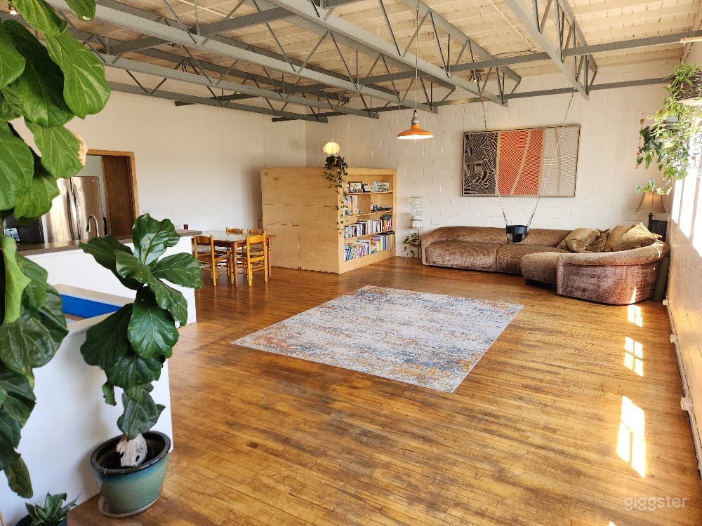 Two Story Loft In Beachside City Of Ventura, CA Photo 1