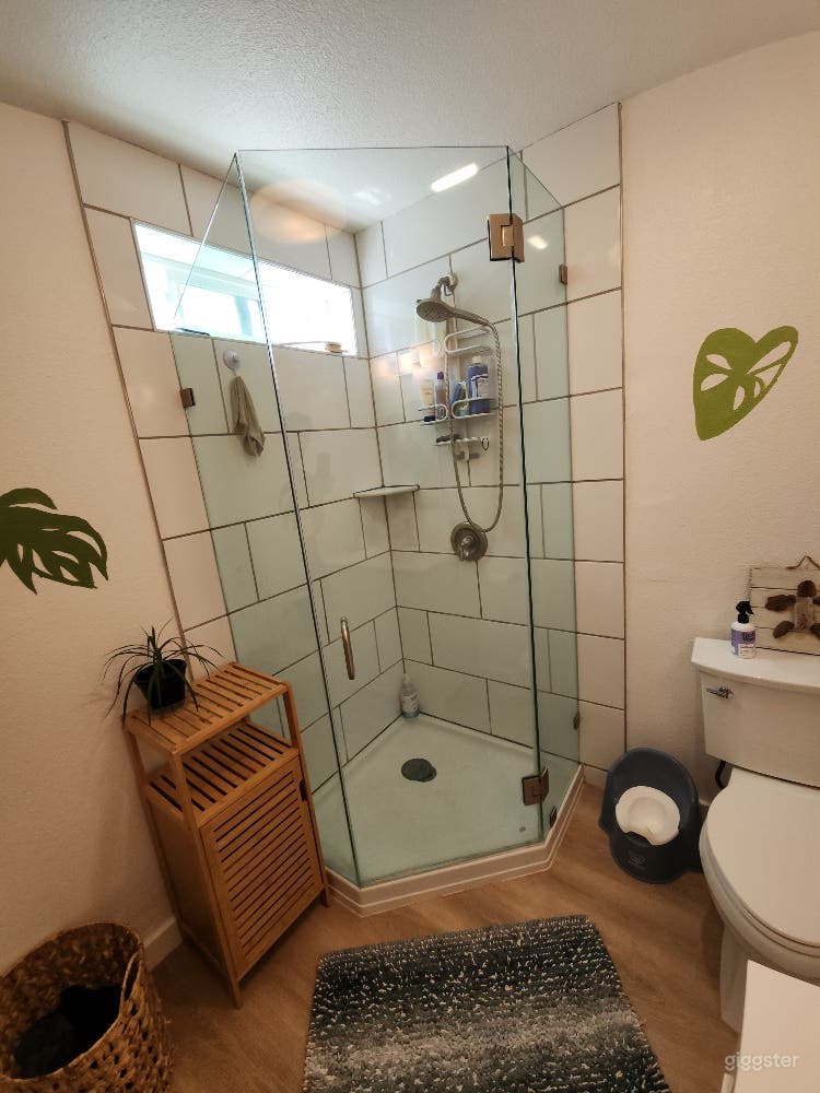  Two Story Loft In Beachside City Of Ventura, CA 