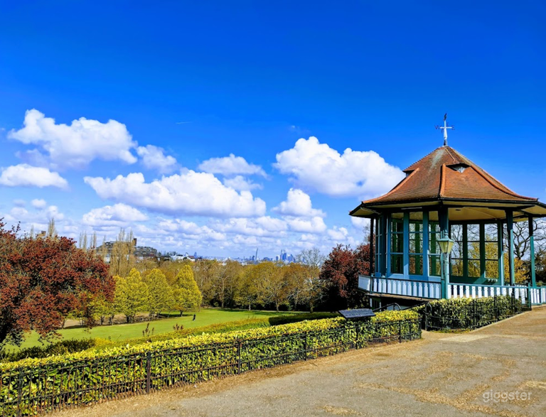  Bandstand with London skyline views 