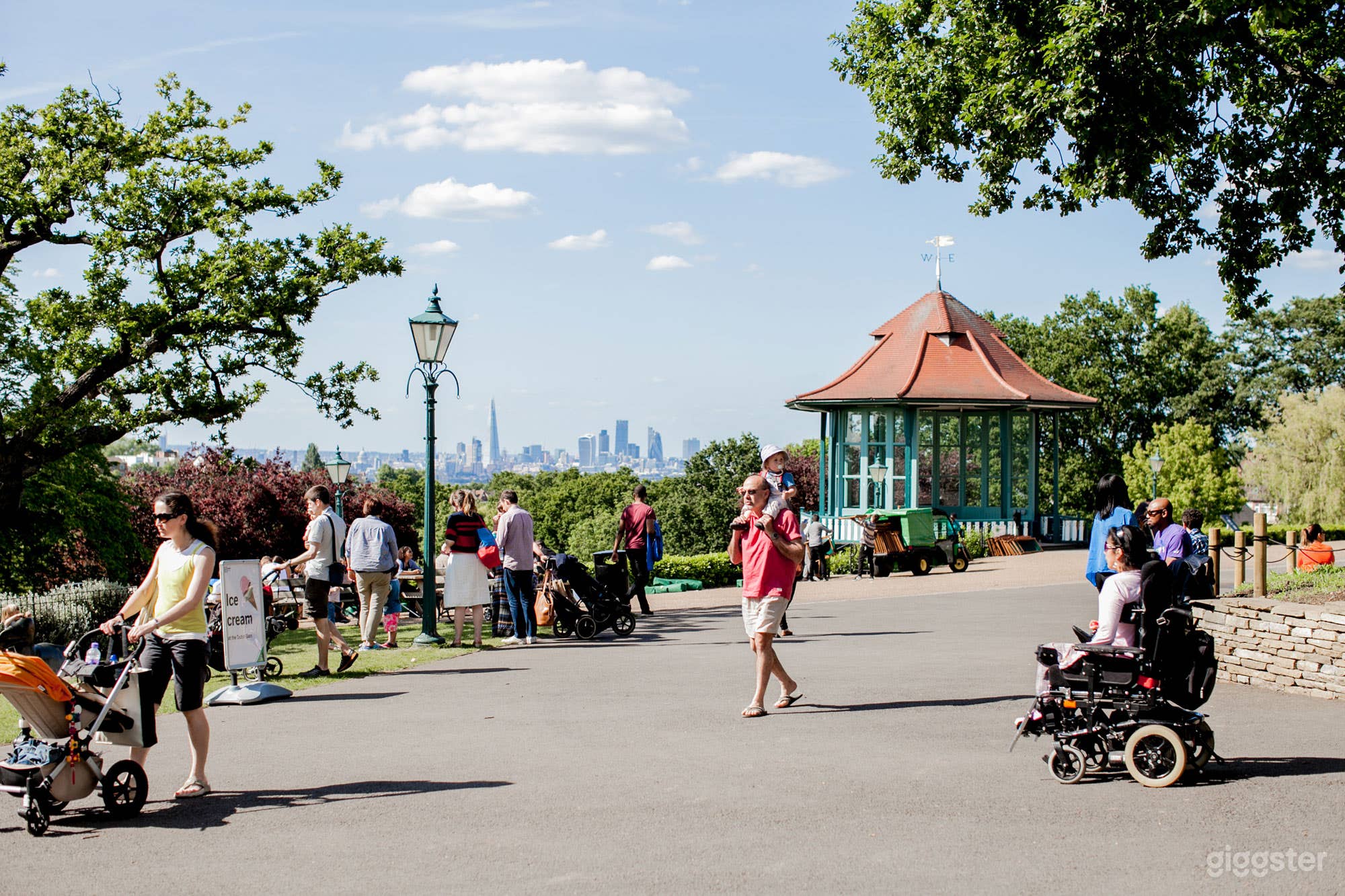 Bandstand with London skyline views Photo 3